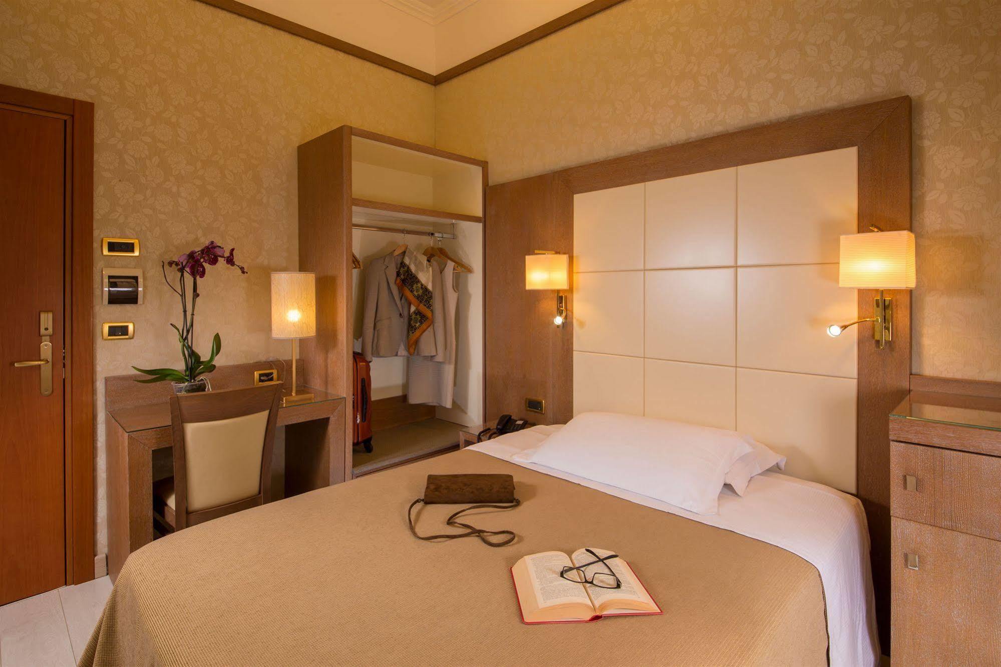 Hotel Ranieri Rome Bagian luar foto